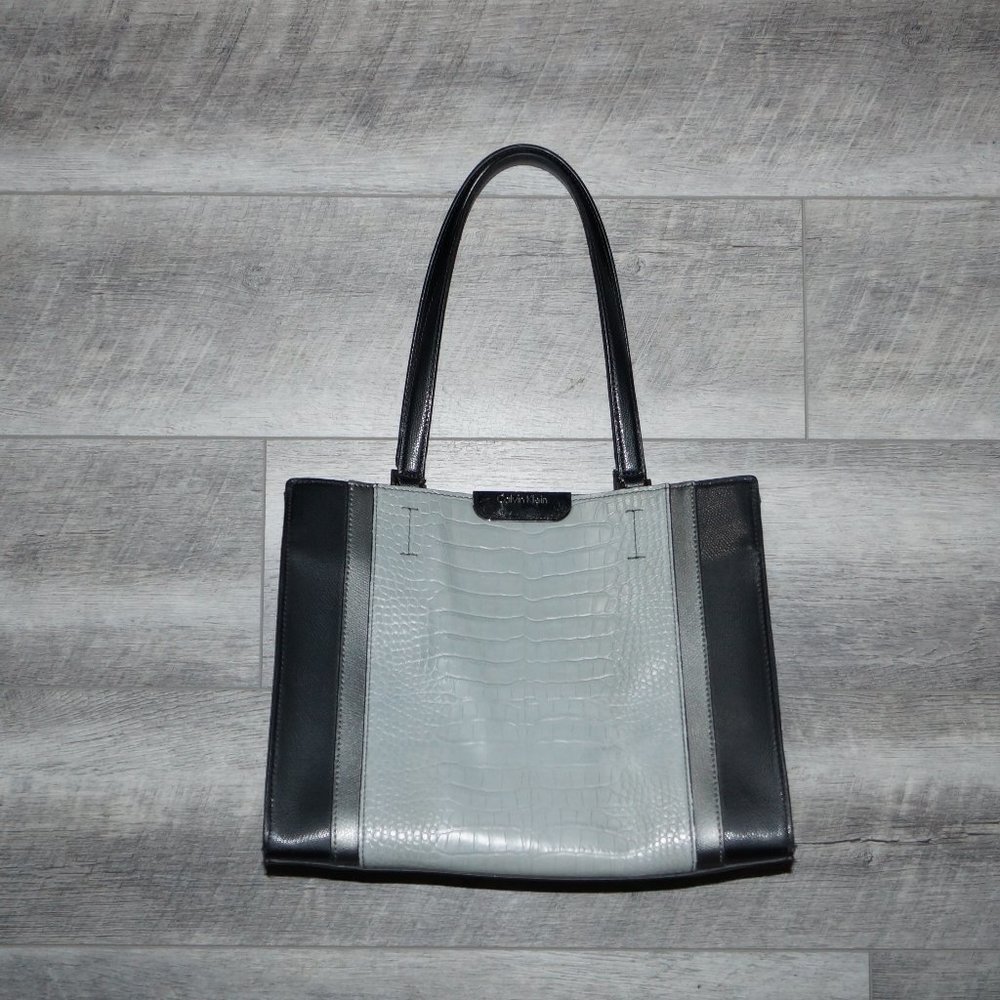 WOMEN'S PURSE